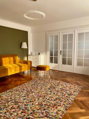 Cloos - Elegant Residence with Panoramic View